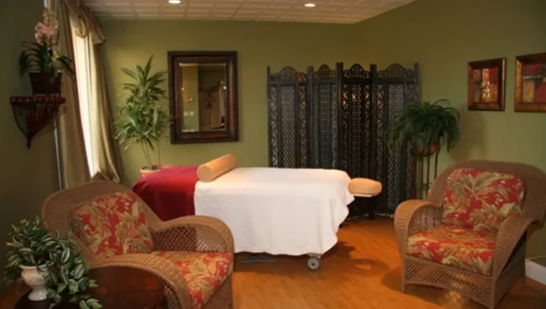 SALMON at Westborough The Willows massage parlor